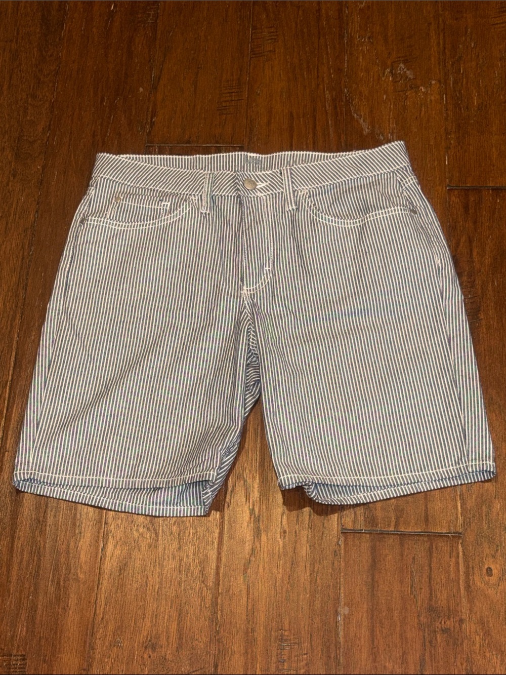 Size 8 Lee Midrise Blue and White Striped Cotton Shorts - Picture 9 of 9